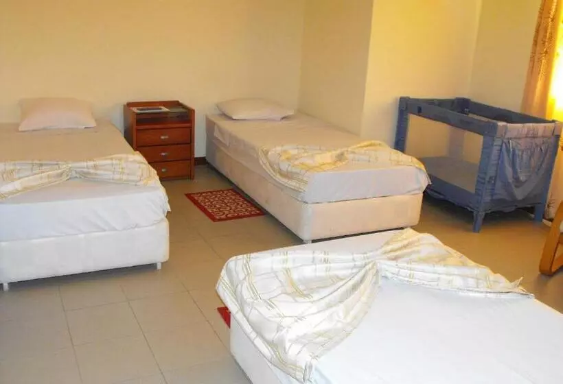 اتاق استاندارد سه نفره, Lazareto