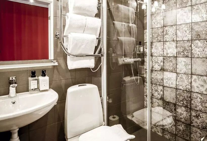 اتاق استاندارد, Corner Hotel
