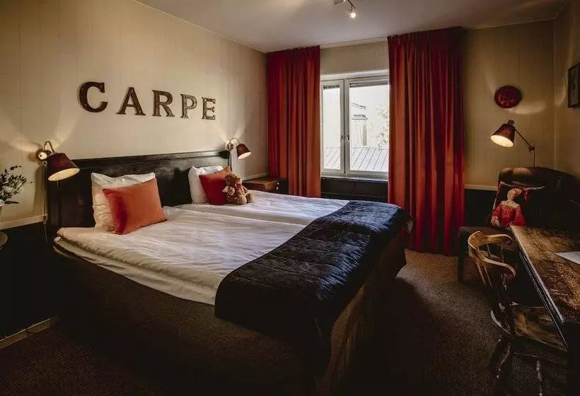 اتاق استاندارد, Corner Hotel