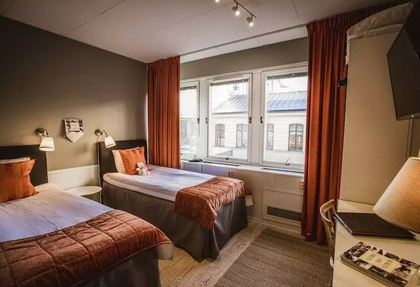 اتاق استاندارد, Corner Hotel