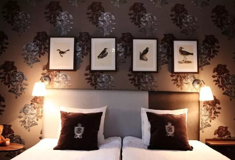 اتاق سوپریور, Corner Hotel