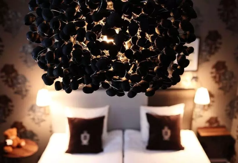 اتاق سوپریور, Corner Hotel