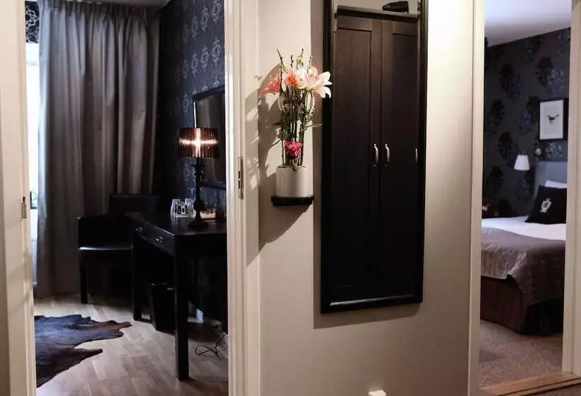 اتاق سوپریور, Corner Hotel