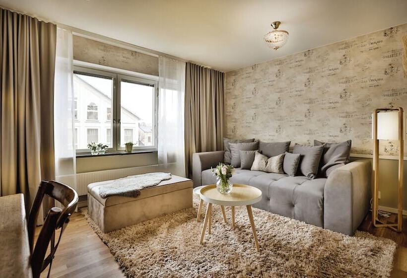 غرفة عائلية, Lilla Rådmannen