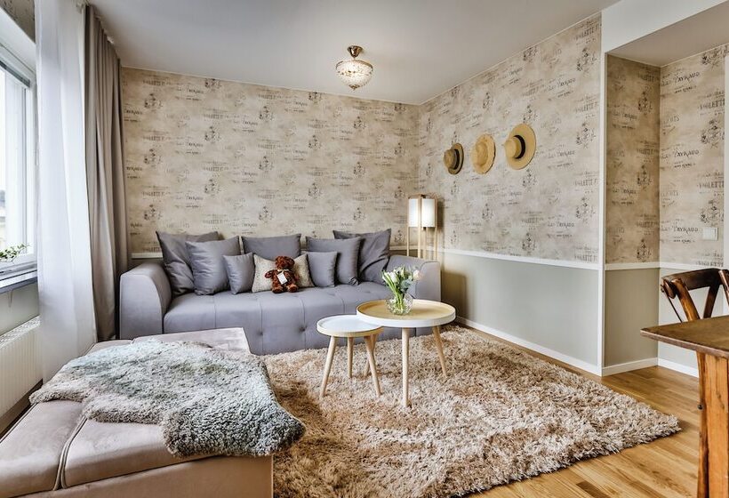 غرفة عائلية, Lilla Rådmannen