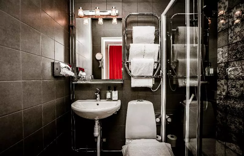 اتاق استاندارد یک نفره, Corner Hotel