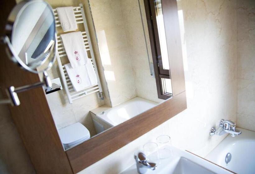 اتاق استاندارد, Los Braseros