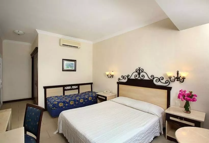 Perhehuone, Mirage Family Club All Inclusive