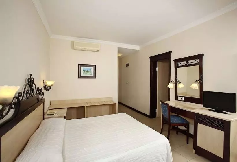 Perhehuone, Mirage Family Club All Inclusive