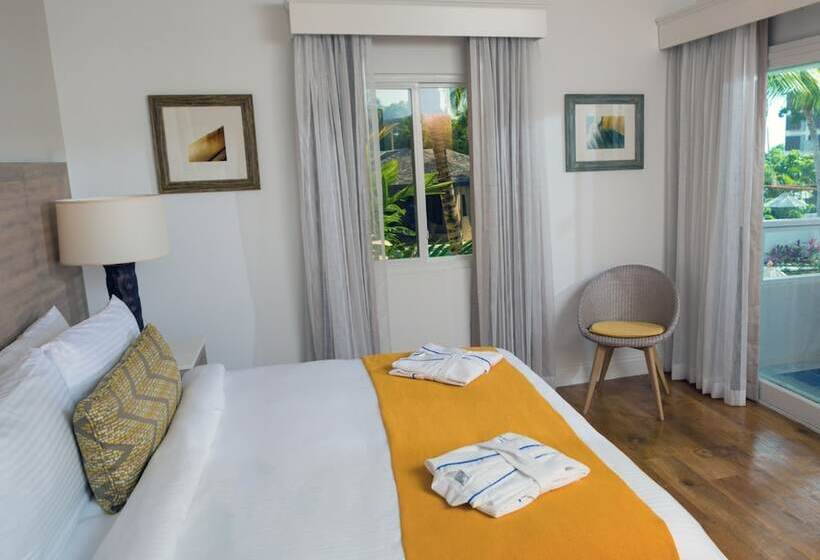 标准间带游泳池, Waves Hotel And Spa By Elegant Hotels   All Inclusive