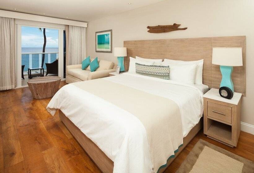 小型套房带海景, Waves Hotel And Spa By Elegant Hotels   All Inclusive