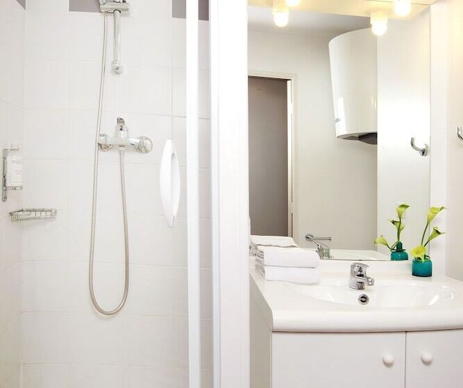 استودیوی استاندارد, Sejours & Affaires Angers Atrium