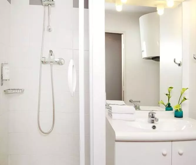 استودیوی استاندارد, Sejours & Affaires Angers Atrium