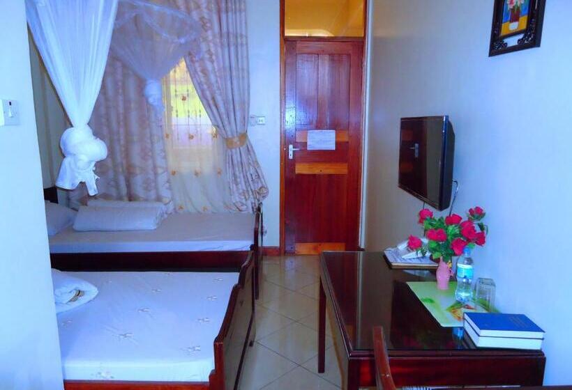 Pokój Standard 2 Łóżka Małżeńskie, Snow View