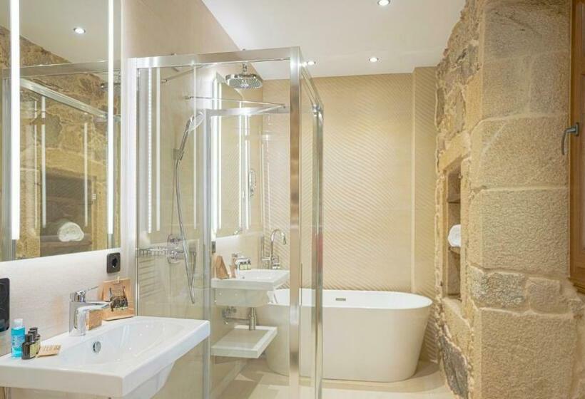 חדר משפחתי דלוקס, As Torres Da Hermida