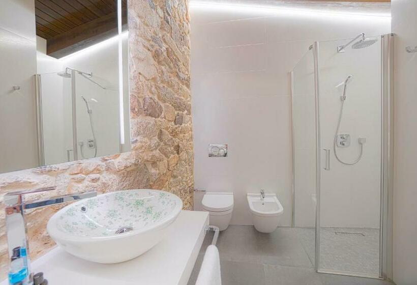 חדר סופריור, As Torres Da Hermida