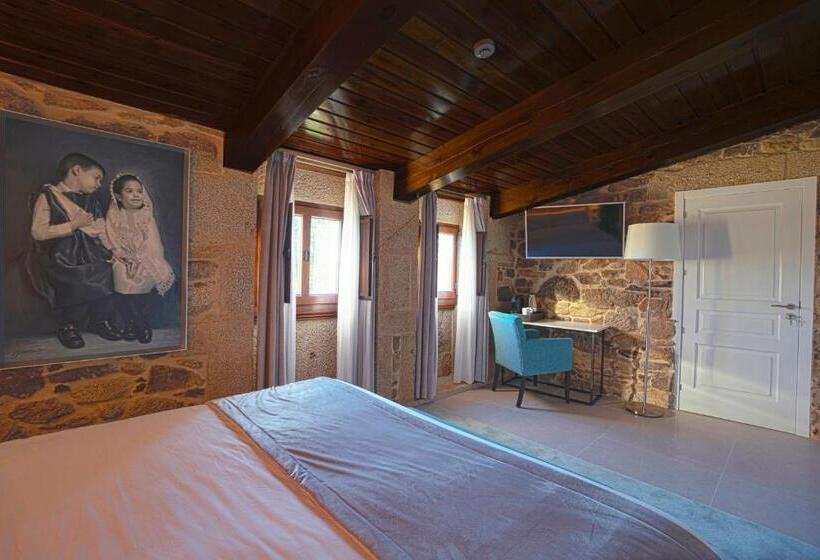 חדר סופריור, As Torres Da Hermida