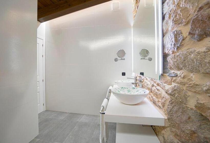 חדר סופריור, As Torres Da Hermida