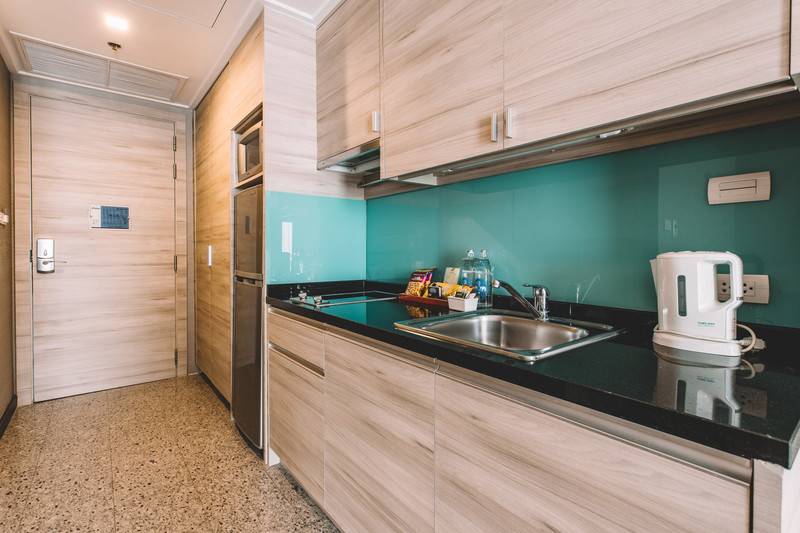Escritório Estándar, Adelphi Suites Bangkok