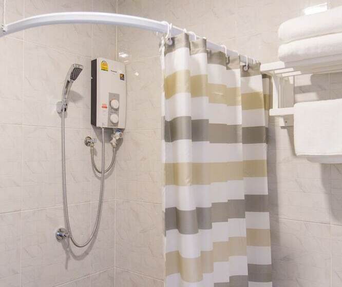 标准间, At The Train  Chiangmai