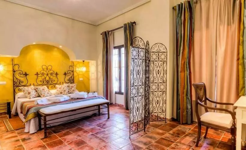 سوییت جونیور, Cortijo Los Naranjos De San Juan