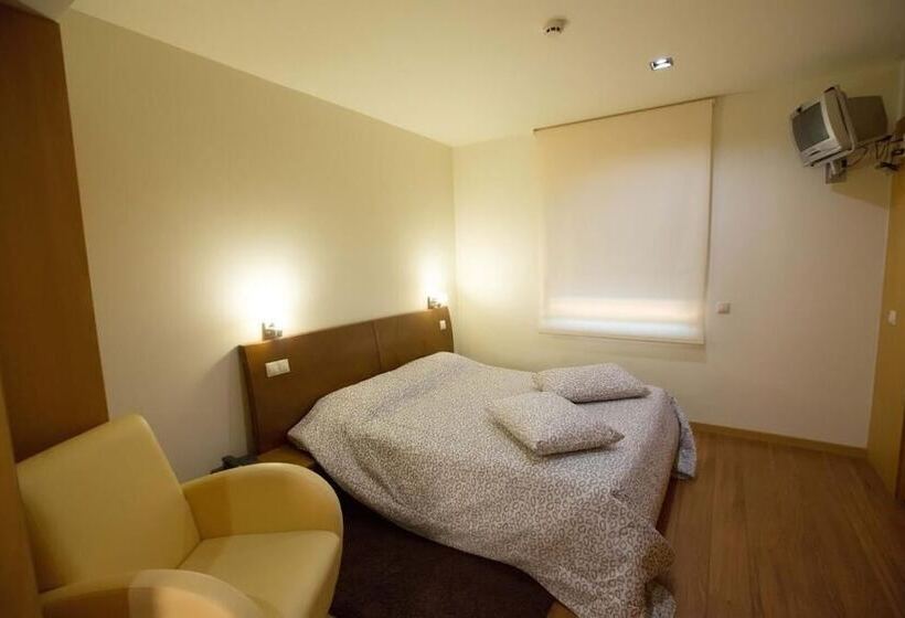 スタンダードルーム, De Cerva