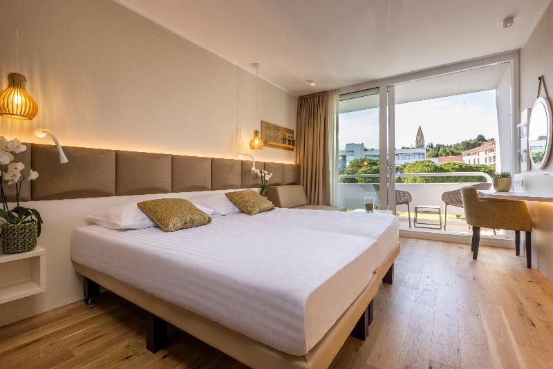 スタンダードルーム, De Cerva