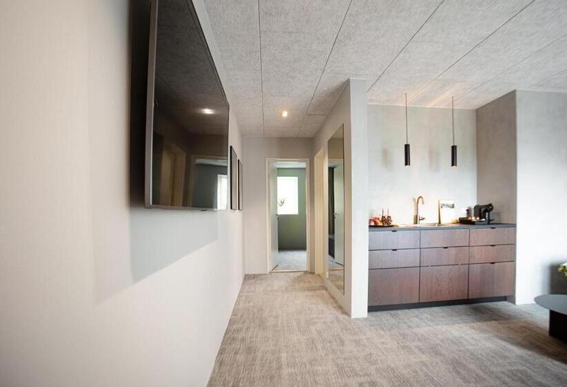 סוויטה נוף לים, Djurhuus