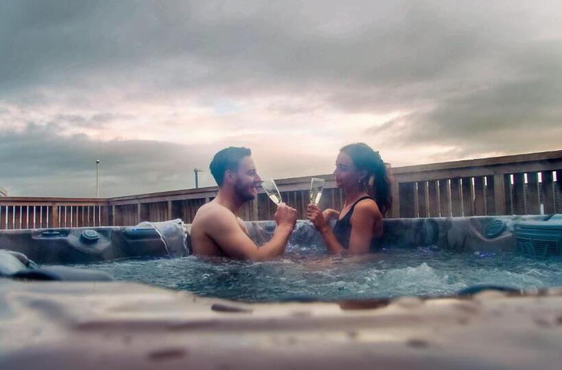 סוויטה נוף לים, Djurhuus