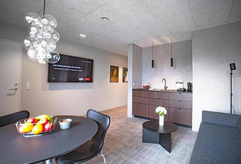 סוויטה נוף לים, Djurhuus