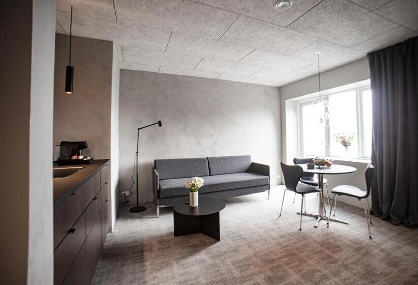 סוויטה נוף לים, Djurhuus