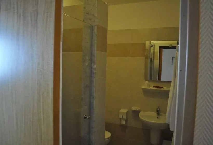 اتاق استاندارد چهار تخته, Est Piombino
