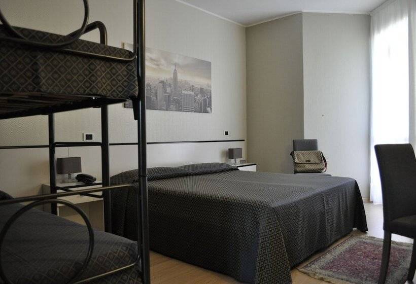 スタンダード４人部屋, Est Piombino