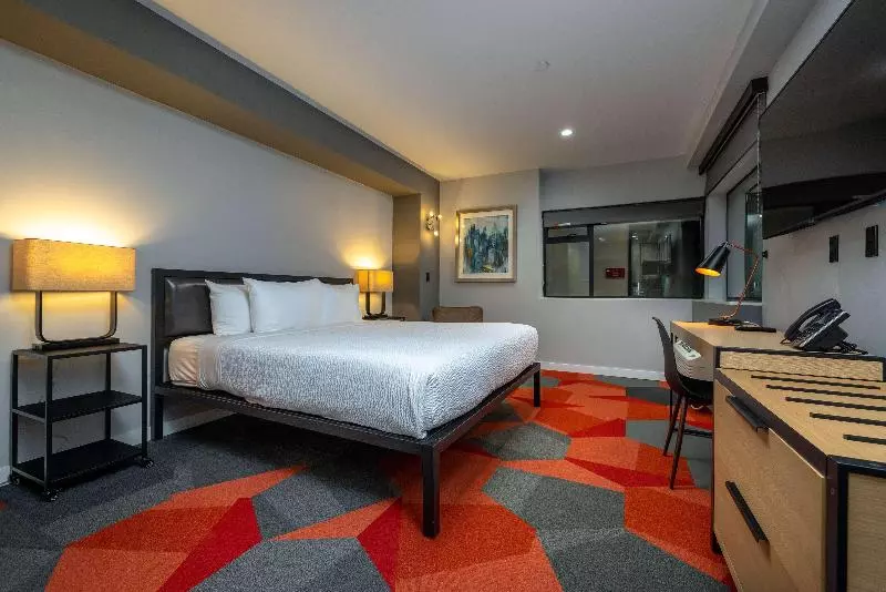 اتاق لوکس با تخت بزرگ, Infinity Hotel San Francisco, Tapestry Collection By Hilton