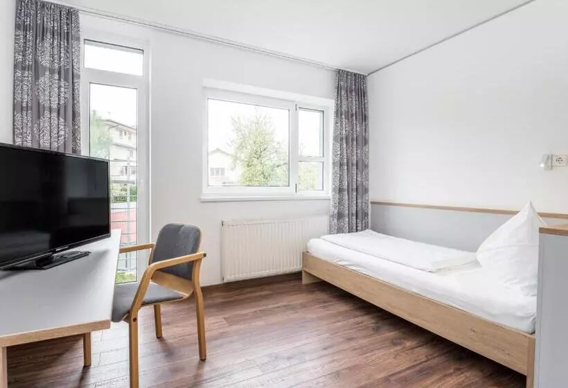 اتاق استاندارد یک نفره, Kolpinghaus Salzburg   Sommerhostel