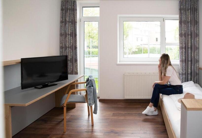 اتاق استاندارد یک نفره, Kolpinghaus Salzburg Sommerhostel