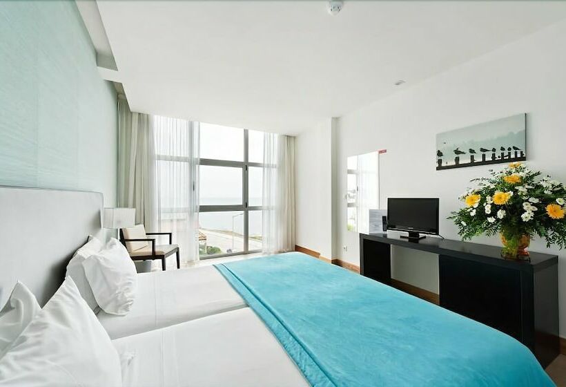 غرفة قياسية إطلالة جانبية علي البحر, Mar E Sol & Spa