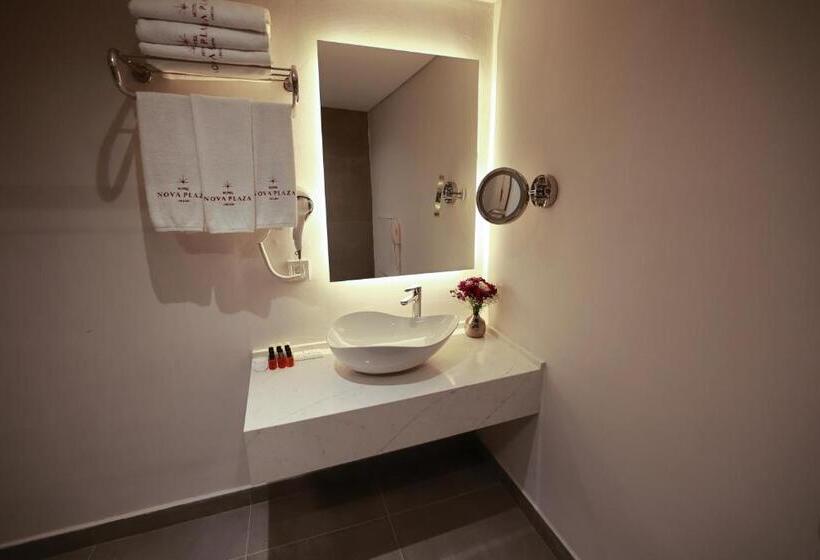 Standard Triple Room, Nova Plaza Orion