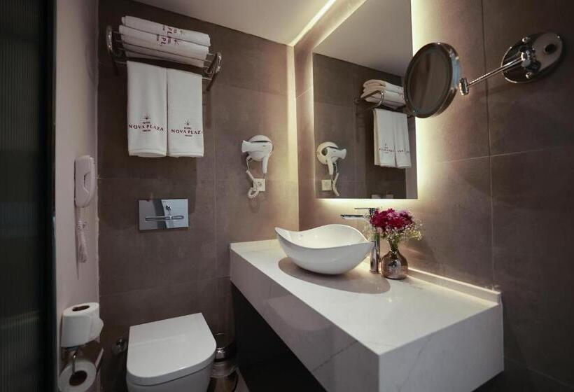 Standard Triple Room, Nova Plaza Orion