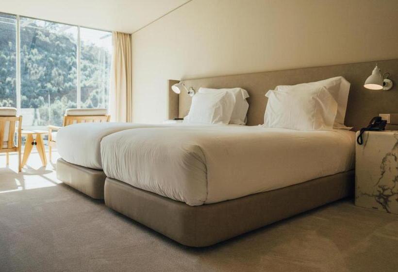 Номер Стандарт Вид на Горы, Octant Douro