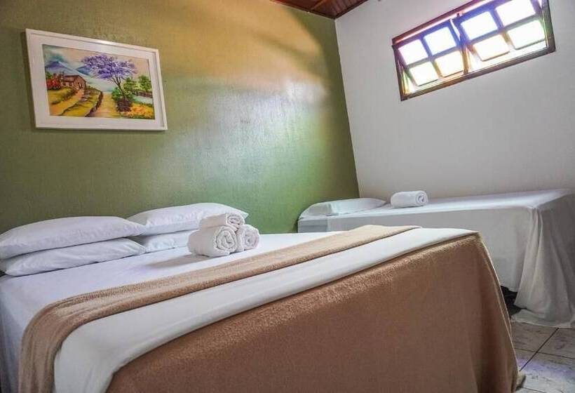 غرفة قياسية ثلاثية, Pousada Da Praça