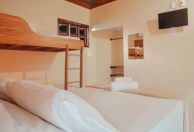 غرفة قياسية رباعية, Pousada Da Praça