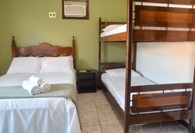 غرفة قياسية رباعية, Pousada Da Praça