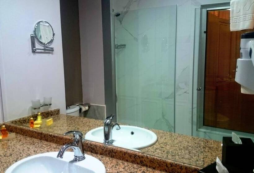 اتاق استاندارد, The Crown