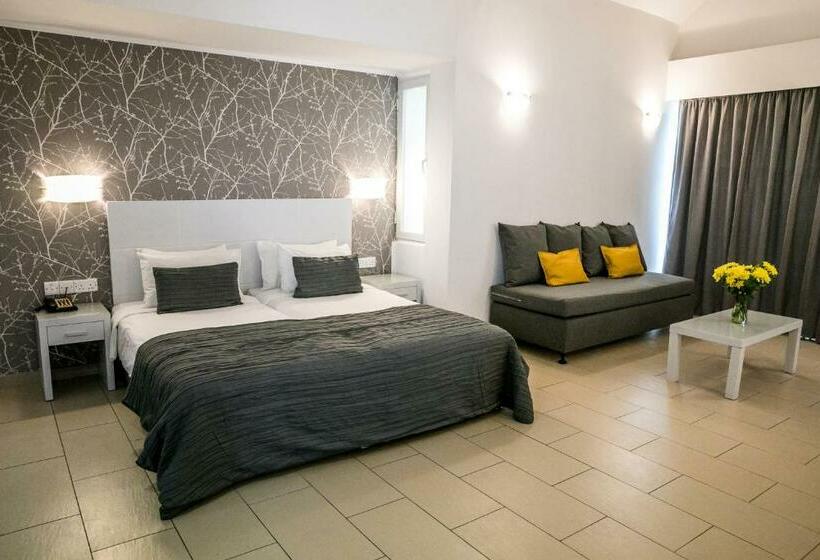 オーシャンビュージュニアスイート, Theo Sunset Bay