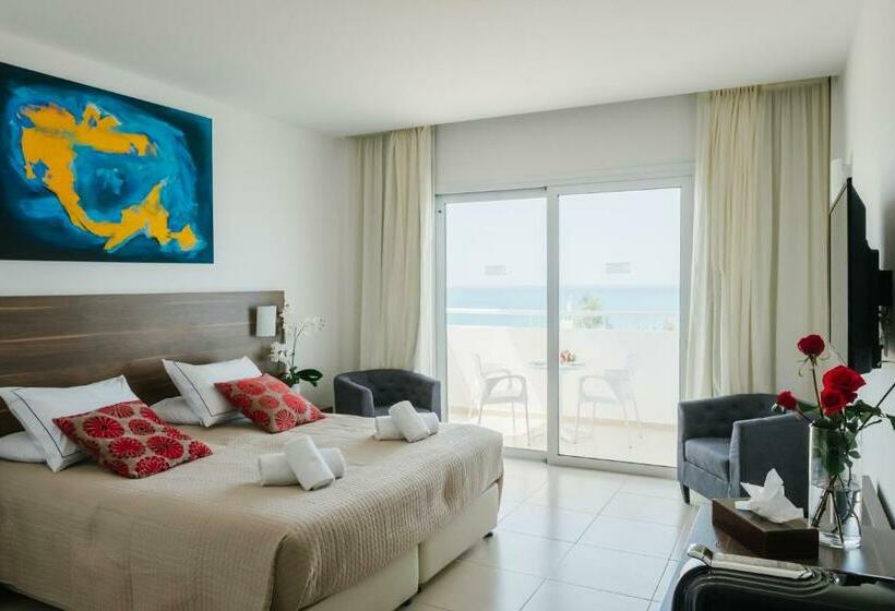 サイドオーシャンビュースタンダードルーム, Theo Sunset Bay