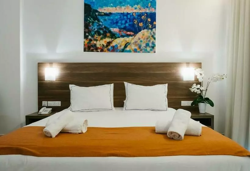 اتاق اساندارد با چشم‌انداز جانبی به دریا, Theo Sunset Bay