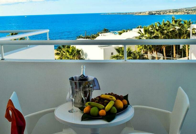 サイドオーシャンビュースタンダードルーム, Theo Sunset Bay