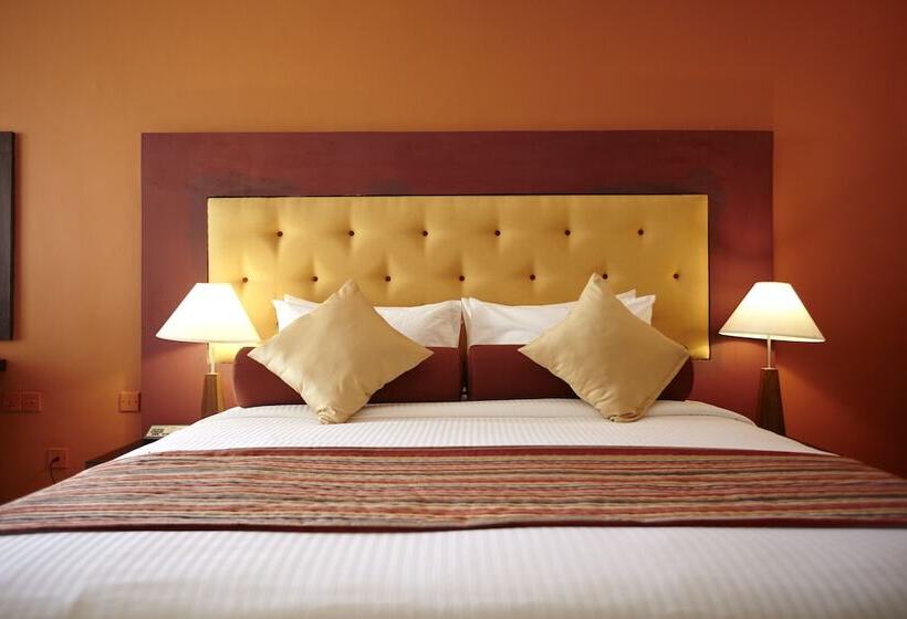 오두막, Turyaa Kalutara