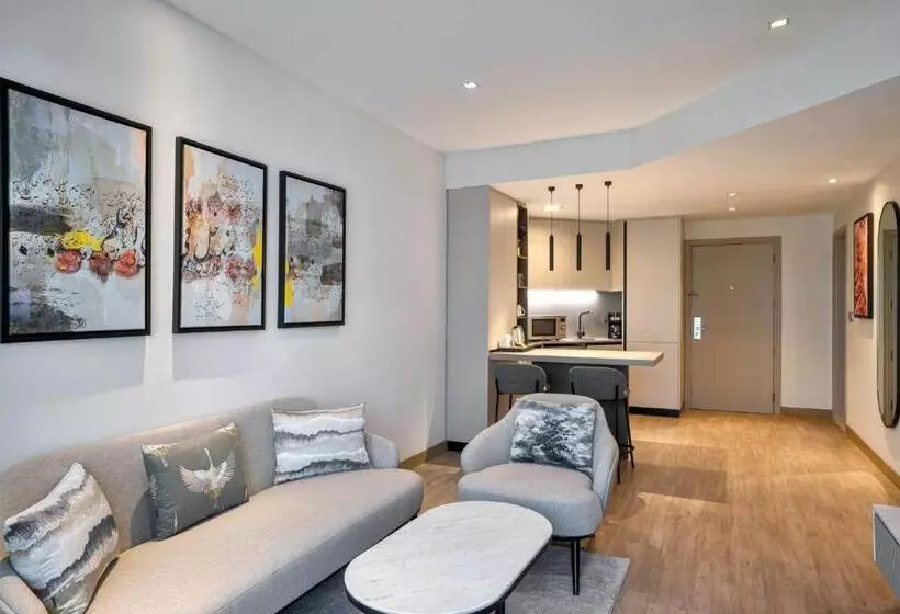 Suite Queen Bed, Residence Inn By Marriott Sheikh Zayed Road, Dubai